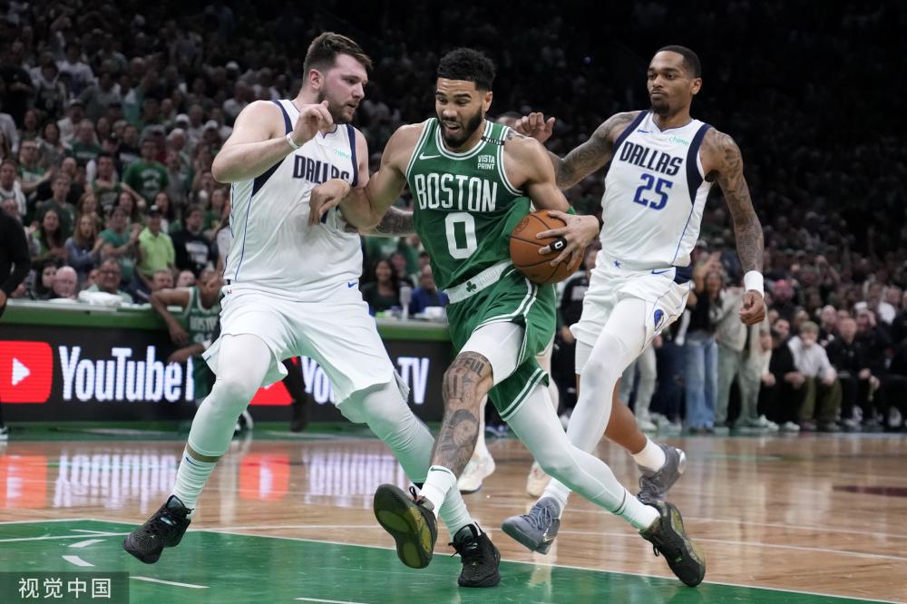 在这次锦标 在这次锦标